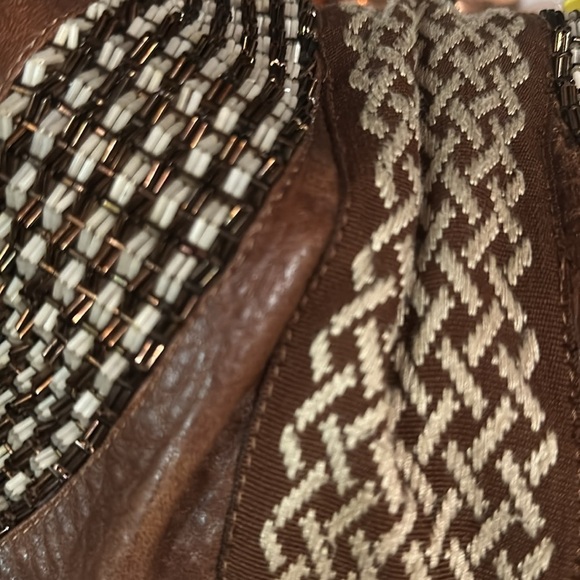 Large beaded fendi spy bag. Euc. Coa included - Picture 4 of 16